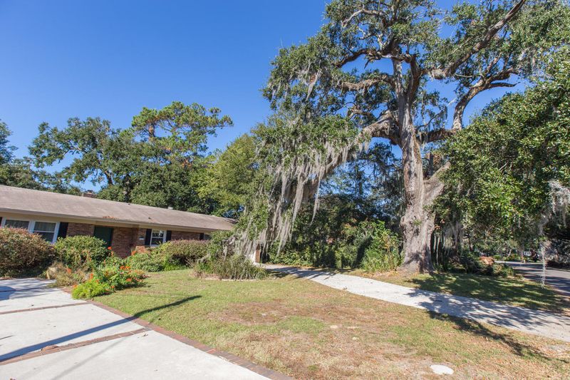 751 Woodward Rd, Charleston, SC 29407
