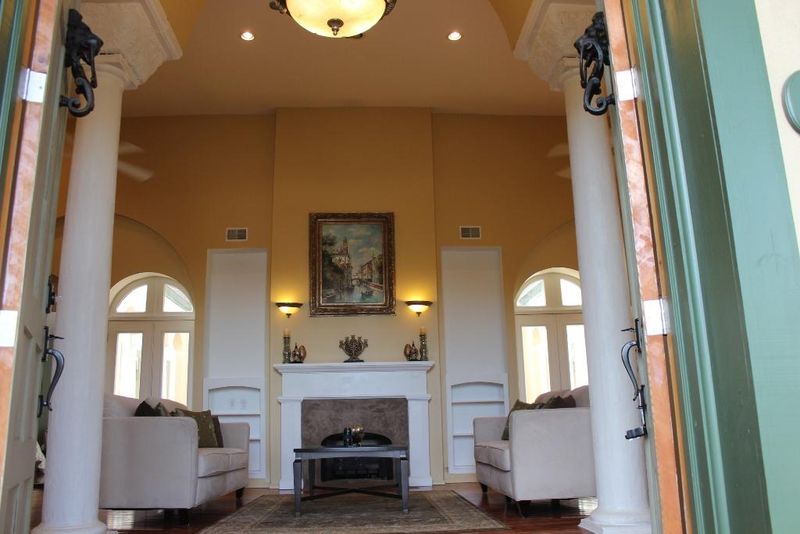 2 Leone Ln, Hanahan, SC 29410