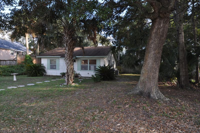 2404 Hartnett Blvd, Isle Of Palms, SC 29451