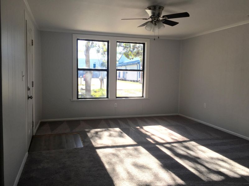 5810 Robinson St, Hanahan, SC 29410