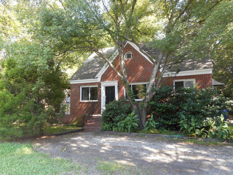 548 Savannah Hw, Charleston, SC 29407