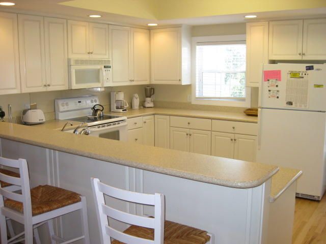 2802 Myrtle St, Edisto Beach, SC 29438