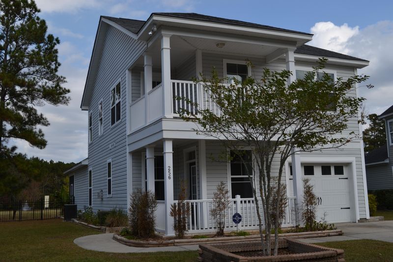 256 Killarney Trl, Moncks Corner, SC 29461