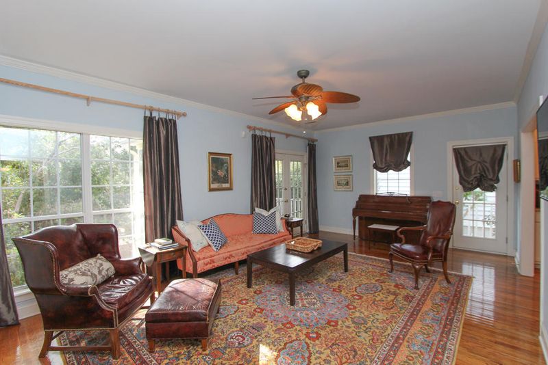 1021 Mathis Ferry Rd, Mount Pleasant, SC 29464