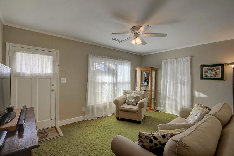 1128 Hillside Dr, Charleston, SC 29407