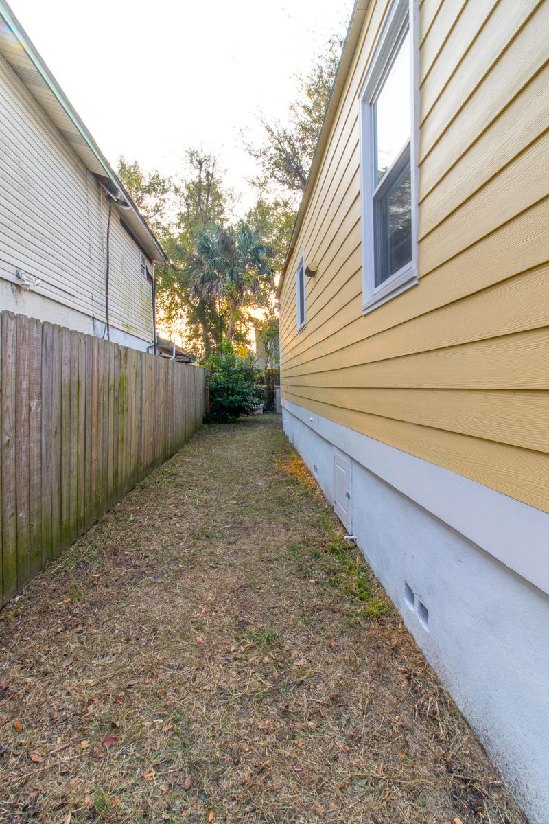 3 Dewey St, Charleston, SC 29403