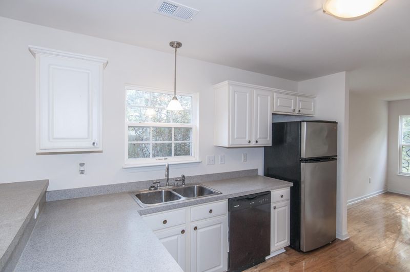 2525 Wayne Scott Ct, Charleston, SC 29414