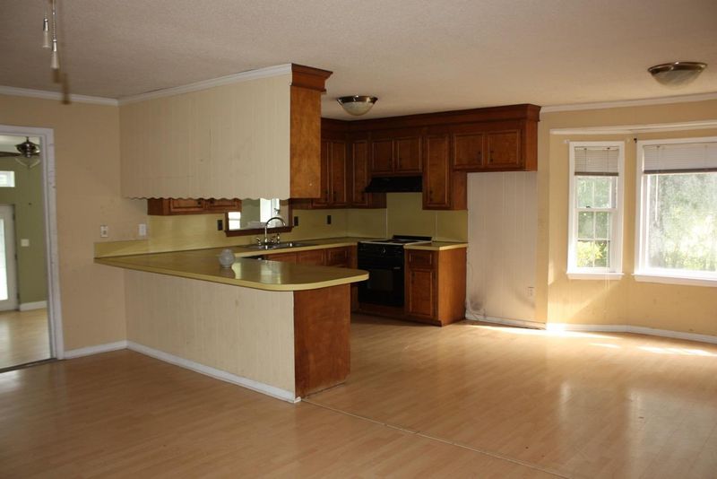 111 Dennis Dr, Goose Creek, SC 29445