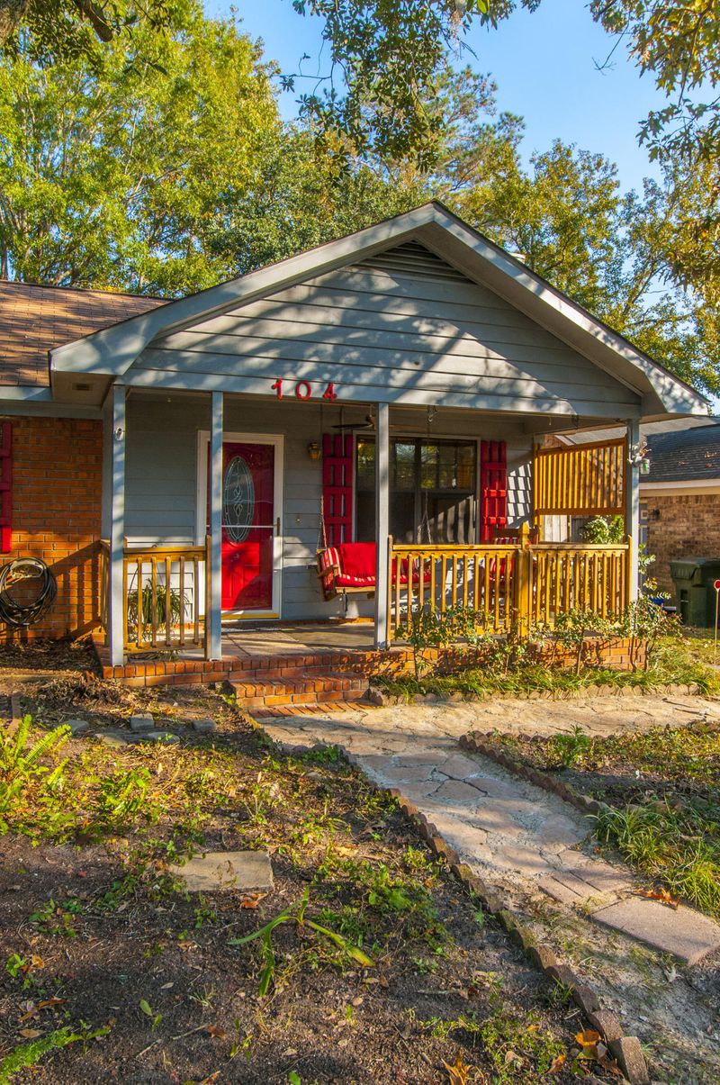104 Pecan Grove Ave, Goose Creek, SC 29445