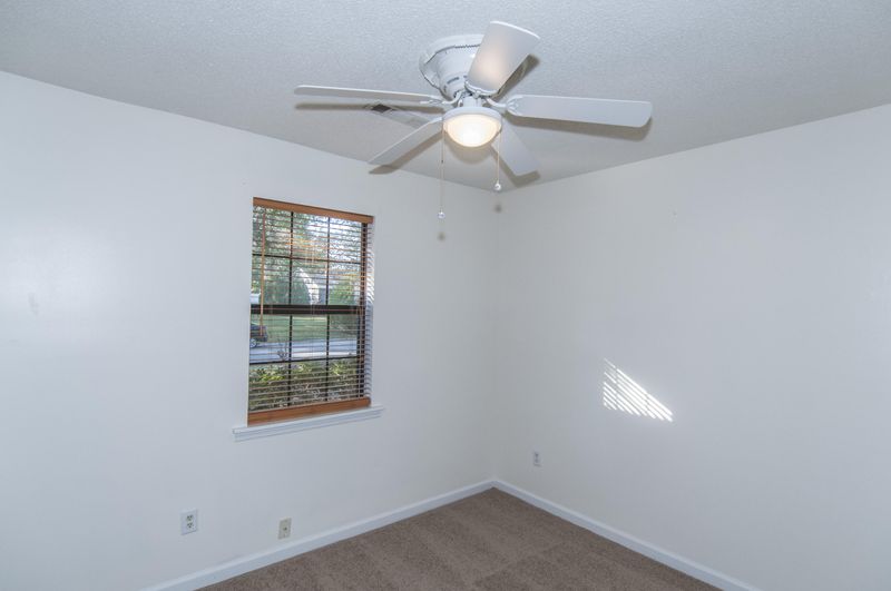 104 Pecan Grove Ave, Goose Creek, SC 29445