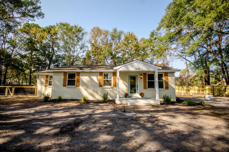 1608 Brownswood Rd, Johns Island, SC 29455