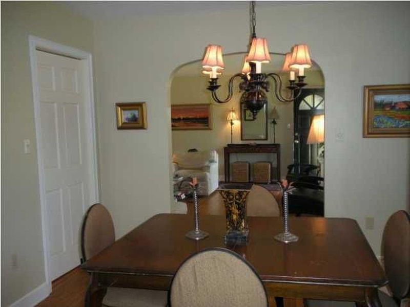 818 Saint Dennis Dr, Charleston, SC 29407