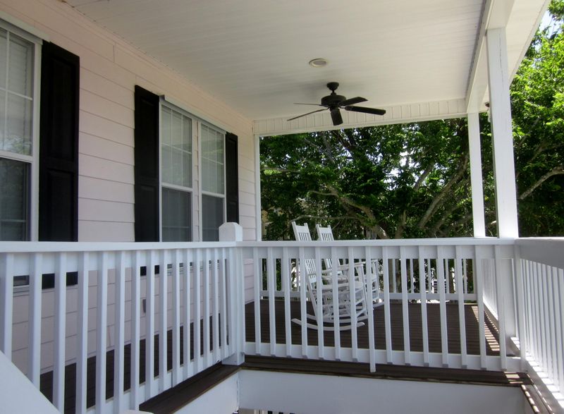 2707 Myrtle St, Edisto Island, SC 29438