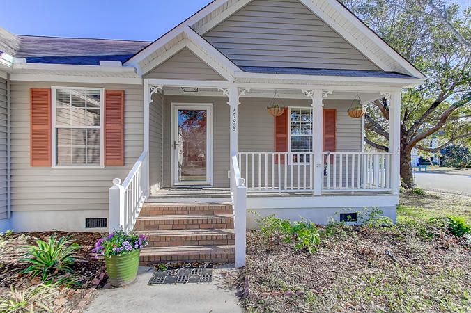 1588 Clark Sound Cir, Charleston, SC 29412