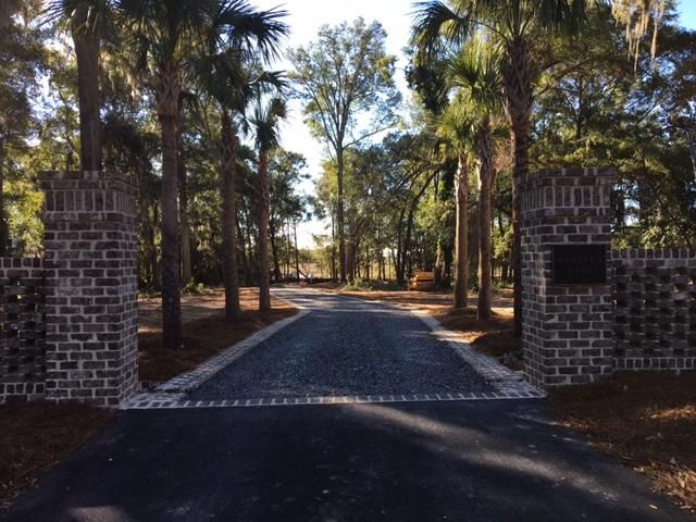 74 Remleys Ln, Mount Pleasant, SC 29464