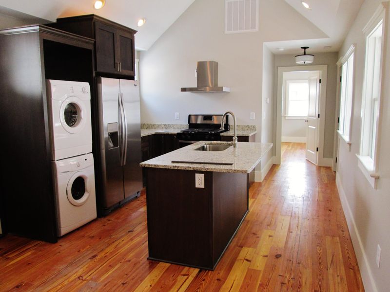 15 Sires St, Charleston, SC 29403