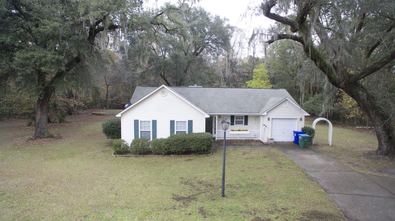 1927 Everette St, Johns Island, SC 29455