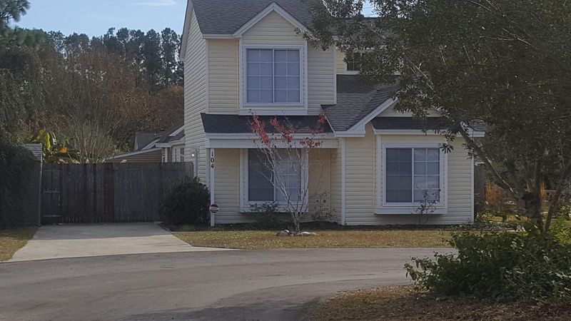 104 Lotus Ct, Summerville, SC 29486