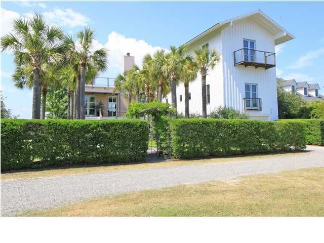1718 Otis Pickett Ct, Sullivans Island, SC 29482