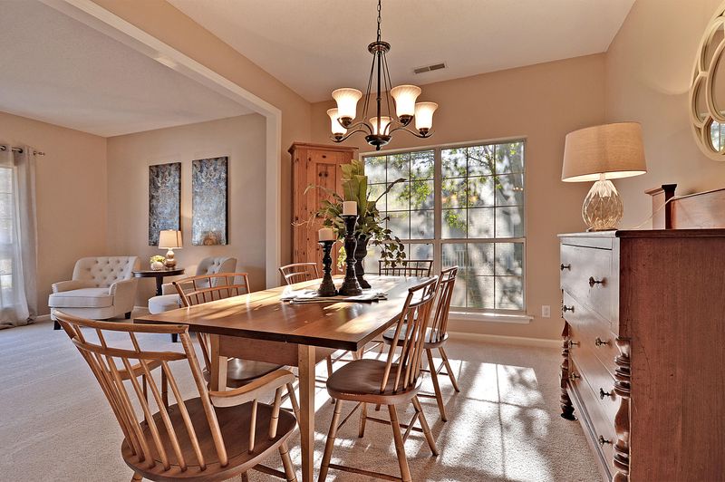 8611 River Oaks Dr, North Charleston, SC 29420