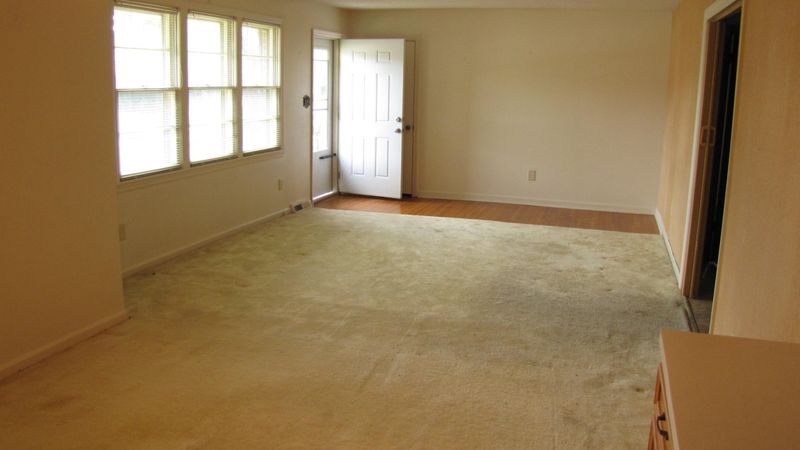 1811 Dunbarton Dr, Charleston, SC 29407