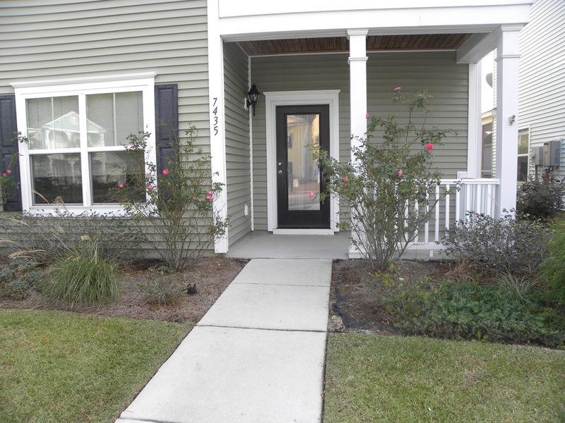 7435 Northgate Dr, Hanahan, SC 29410