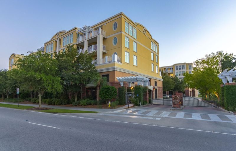 5011 Old Bridgeview Ln, Charleston, SC 29403