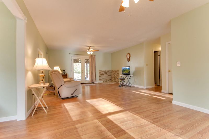 113 Spring St, Summerville, SC 29485