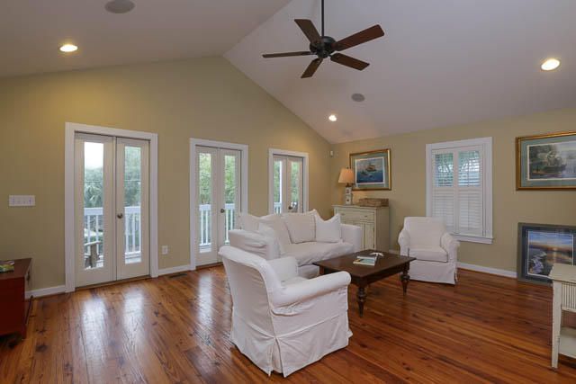 214 E Erie Ave, Folly Beach, SC 29439