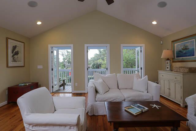 214 E Erie Ave, Folly Beach, SC 29439