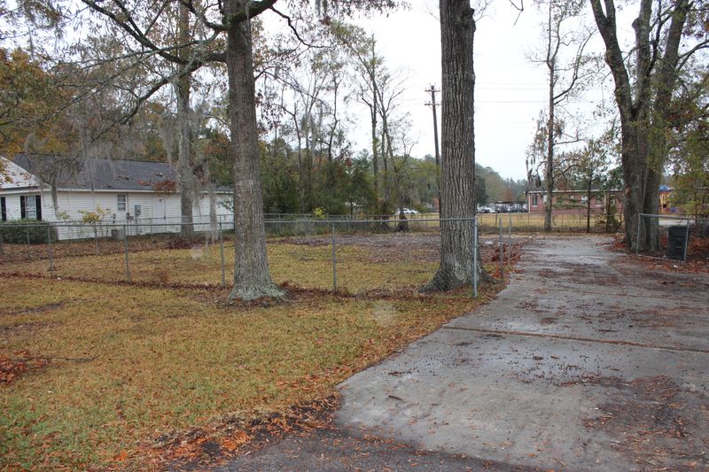 393 Price St, Goose Creek, SC 29445