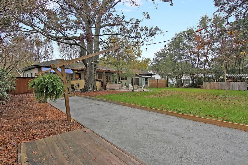 942 Bradford Ave, Charleston, SC 29412