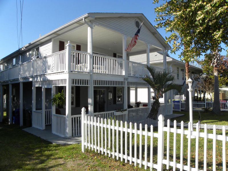 207 Carolina Blvd, Isle Of Palms, SC 29451