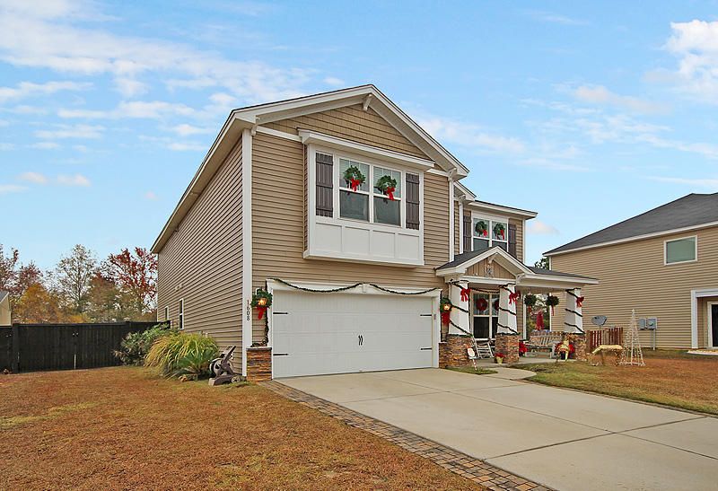 1608 Rising Mist Dr, Summerville, SC 29483