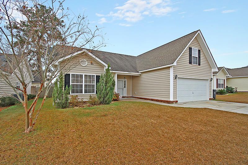 7669 Eagle Lake Rd, North Charleston, SC 29418