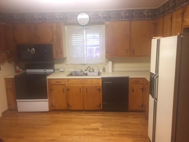 1822 Piper Dr, Charleston, SC 29407