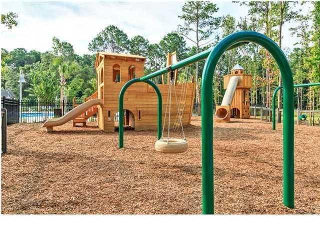 1390 Fox Creek Ln, Mount Pleasant, SC 29466