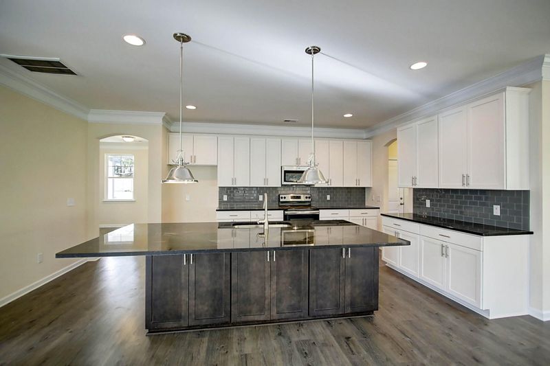 1624 Wellington Dr, Moncks Corner, SC 29461