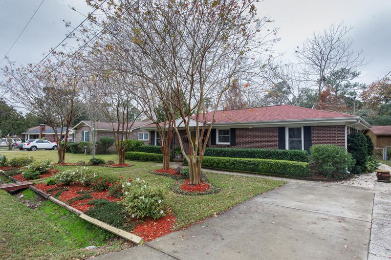717 Shelley Rd, Charleston, SC 29407