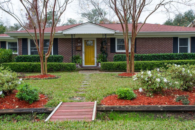 717 Shelley Rd, Charleston, SC 29407
