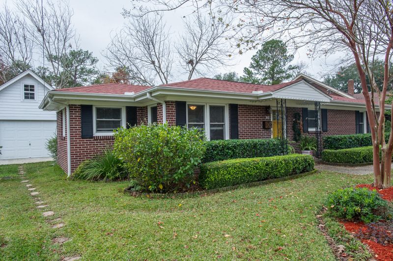 717 Shelley Rd, Charleston, SC 29407