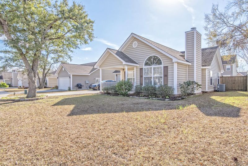 7661 Eagle Lake Rd, North Charleston, SC 29418