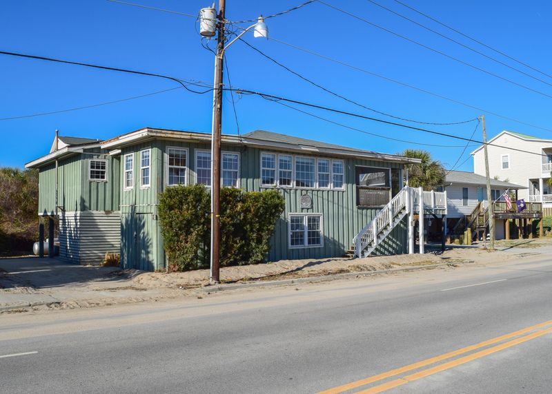 313 Palmetto Blvd, Edisto Island, SC 29438