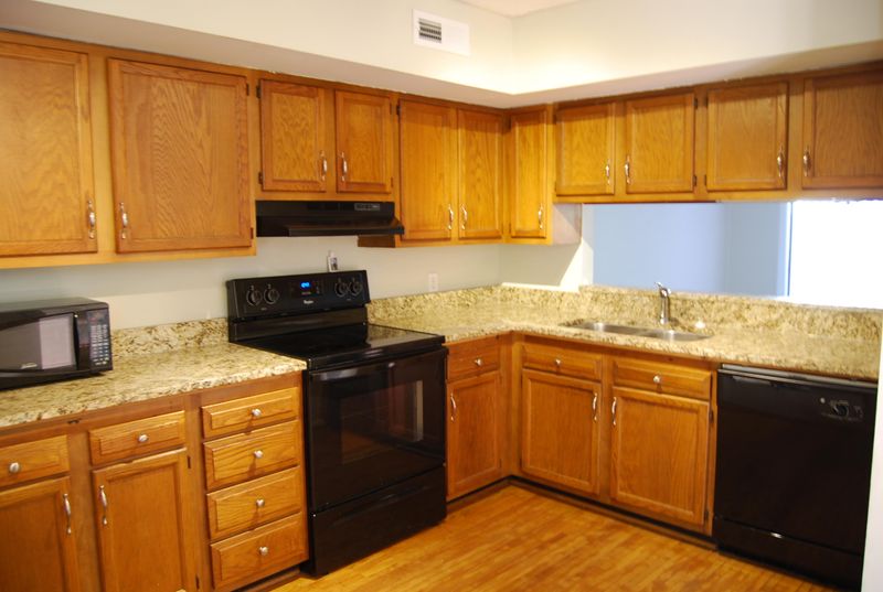 1288 Hampshire Rd, Charleston, SC 29412