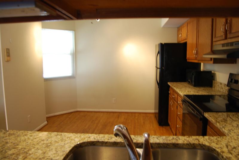 1288 Hampshire Rd, Charleston, SC 29412