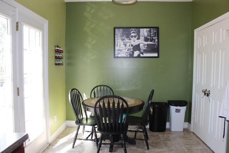 124 Heatherlock St, Hanahan, SC 29410