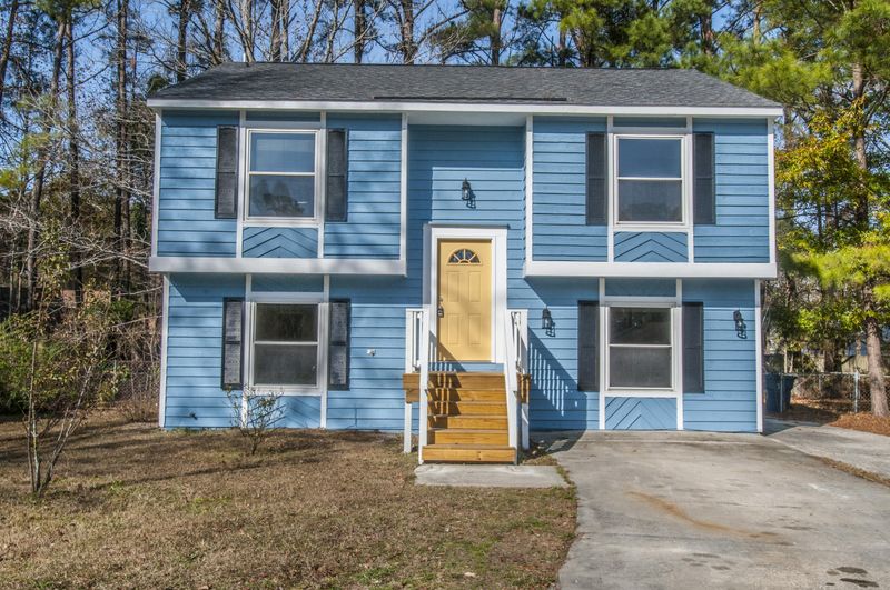 214 Pheasant Run Dr, North Charleston, SC 29420