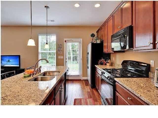 210 Brambling Ln, Charleston, SC 29414