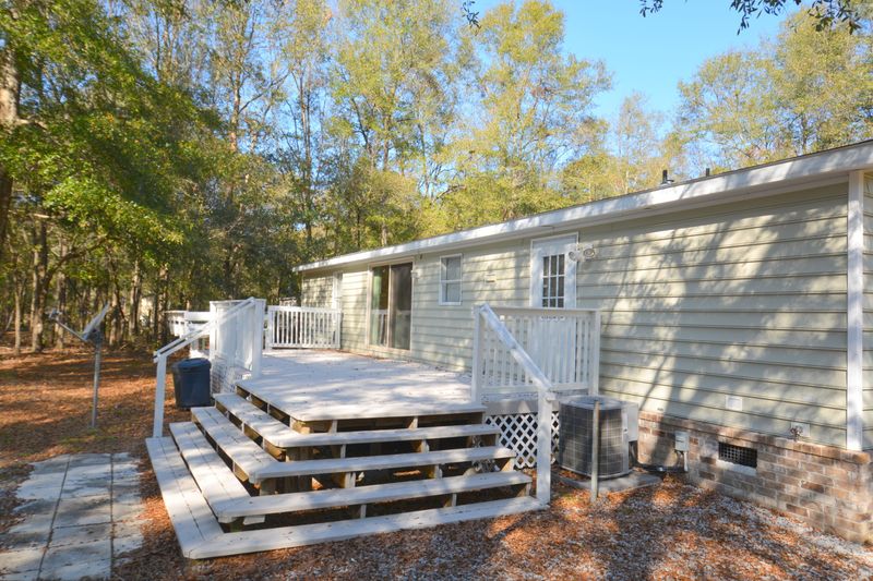 5729 Bluffton Rd, Hollywood, SC 29449