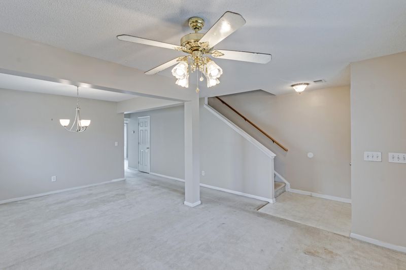 8016 Long Shadow Ln, North Charleston, SC 29406